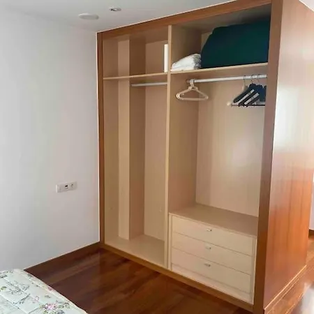 Semesterbostad Amplio Unifamiliar Con Jardin A 10 M Playa Baiona