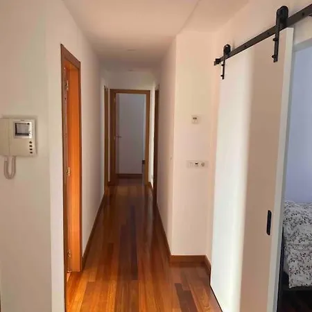 Semesterbostad Amplio Unifamiliar Con Jardin A 10 M Playa Baiona