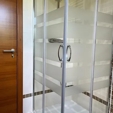 Amplio Unifamiliar Con Jardin A 10 M Playa